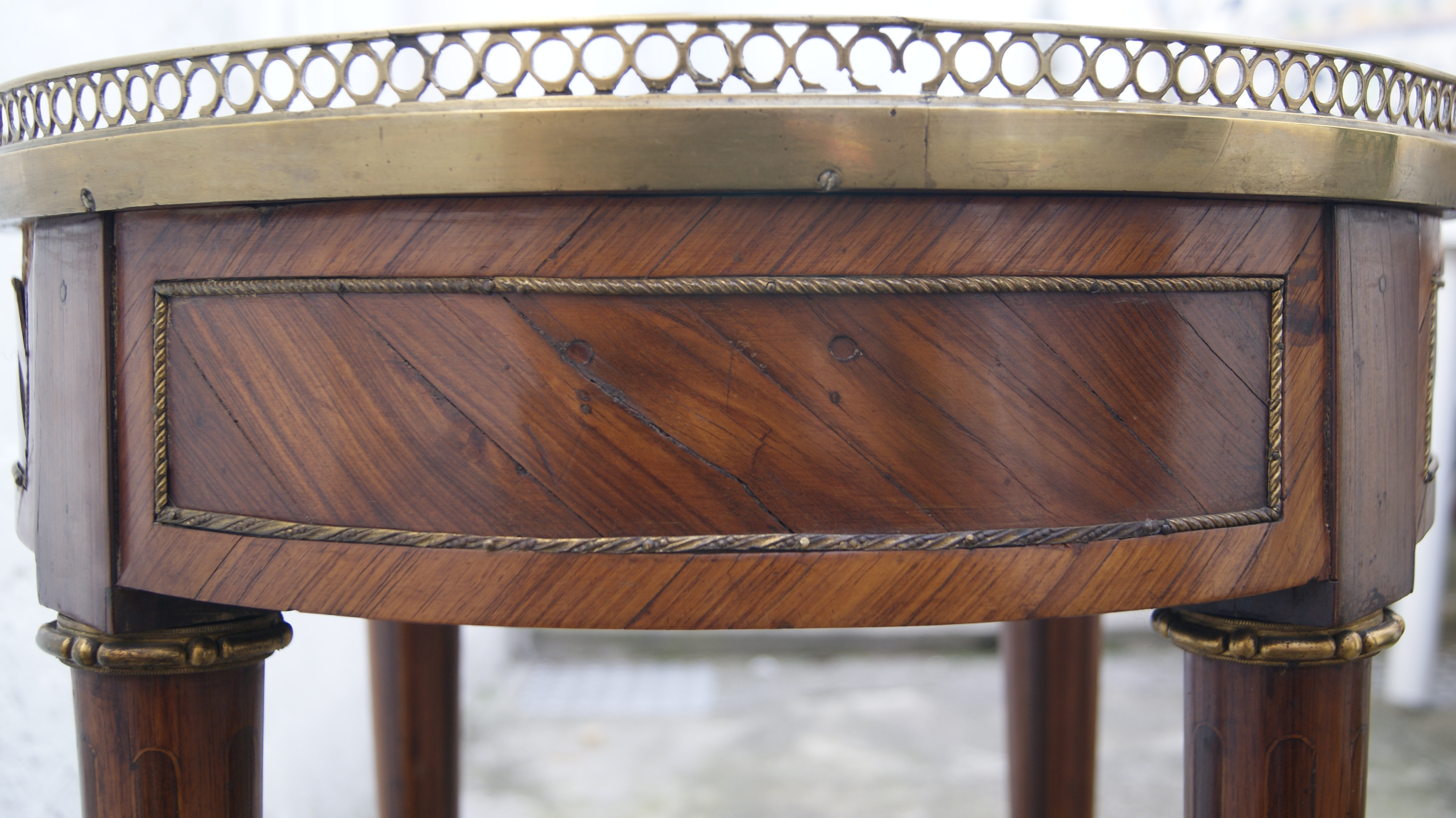 Guéridon de style Louis XVI